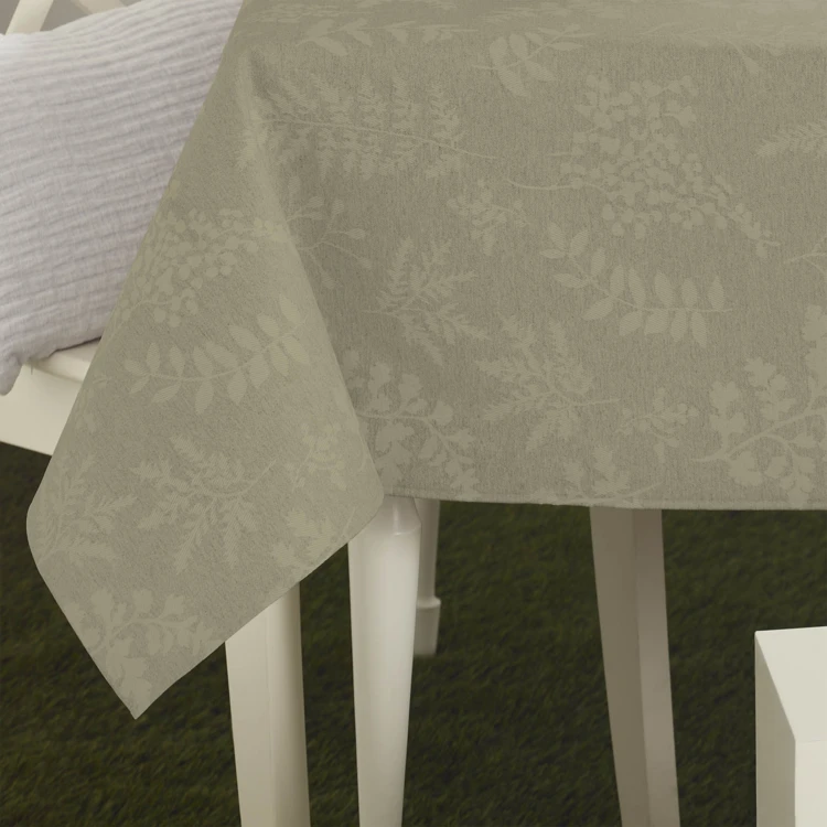 Mantel rectangular de policotón jacquard con tratamiento antimanchas
