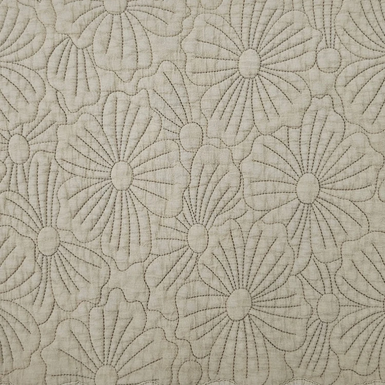 Set de table rectangulaire matelassé avec motif fleurs brodé
