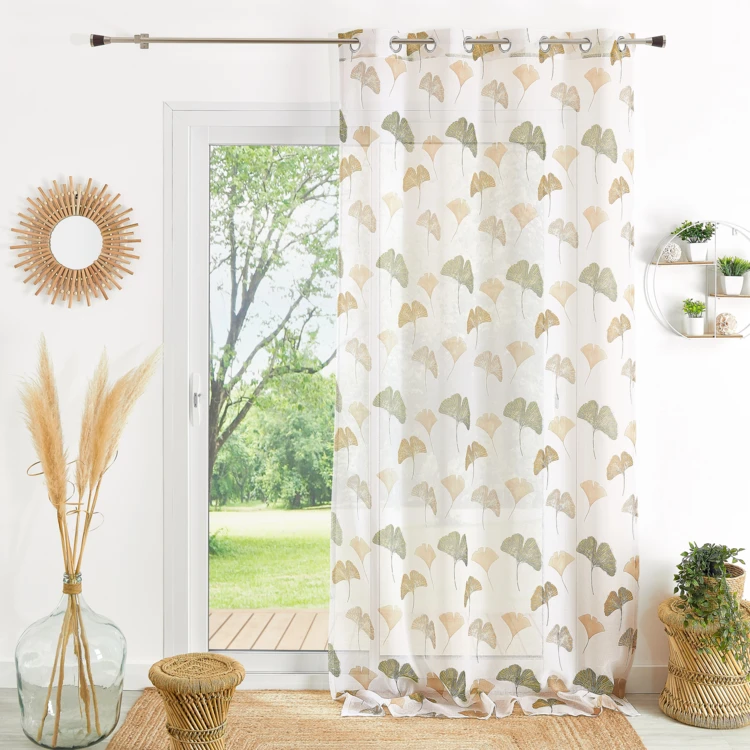Telas leves estampadas com motivos de ginkgo
