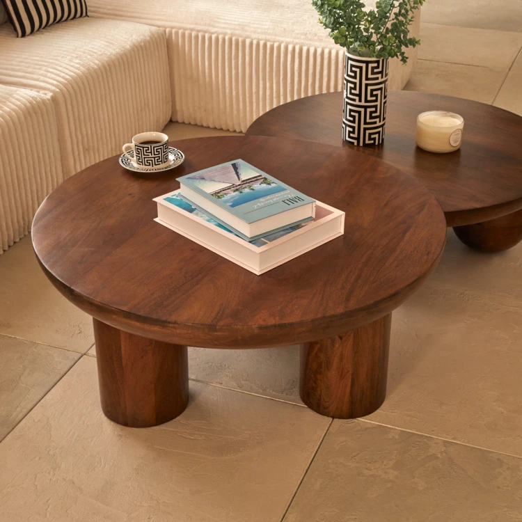 Table basse ronde en bois massif pieds cylindriques