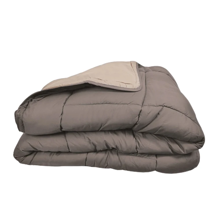 Couette légère réversible bicolore en microfibre 200 gr/m²