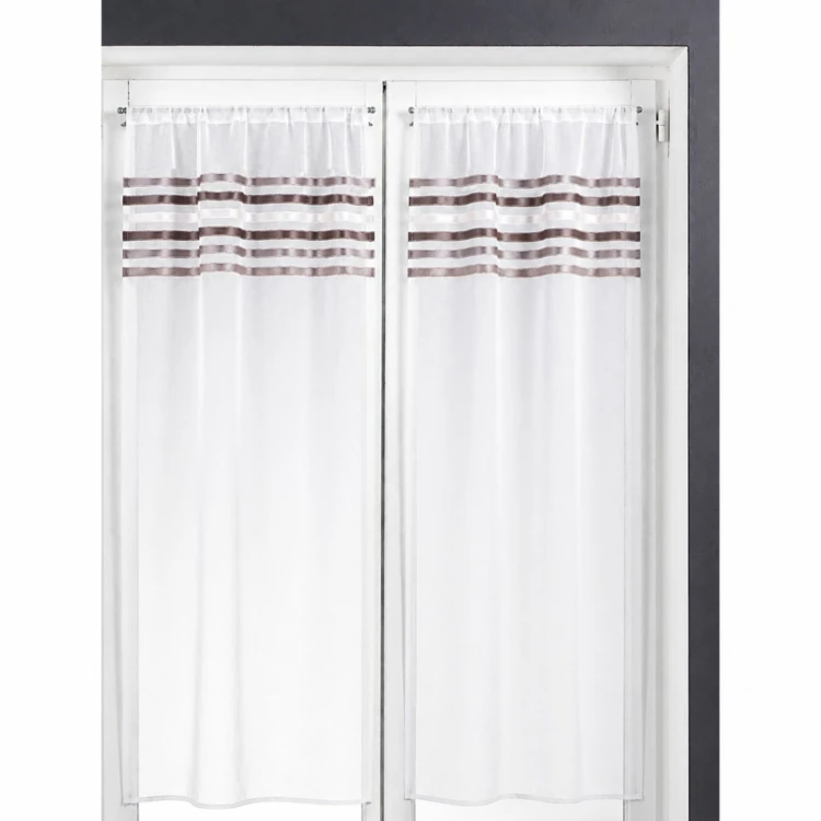 Par de cortinas de rayas horizontales