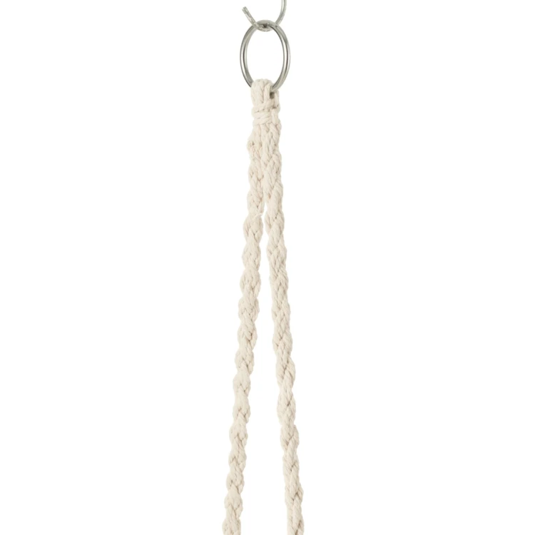 Hängesessel aus Makramee im Boho-Chic-Stil