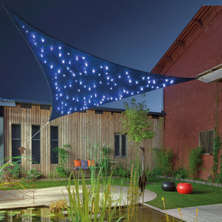 Vela de estrella triangular con LED solares