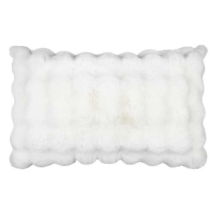 Coussin déhoussable imitation fourrure