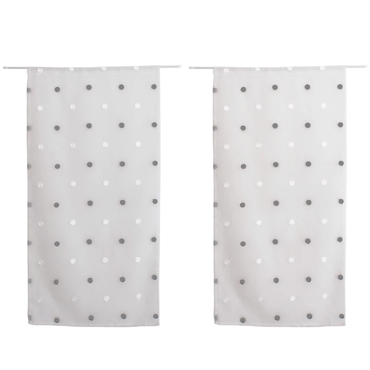 Par de cortinas rectas pequenas com bolinhas coloridas