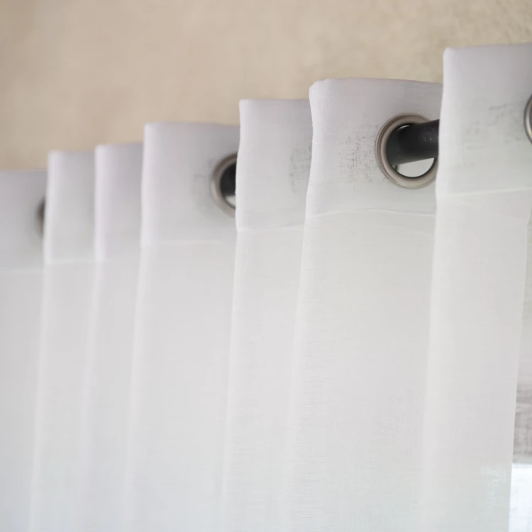 Cortinas com efeito linho
