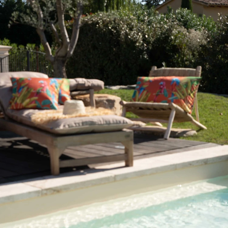 Coussin outdoor imprimé perroquets