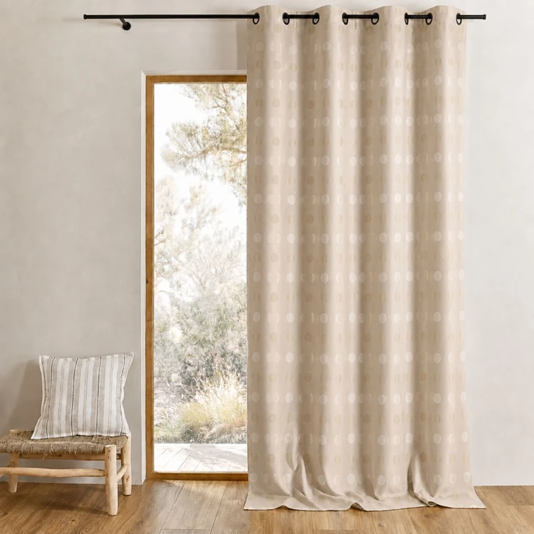 Cortina jacquard com bolinhas tom sobre tom