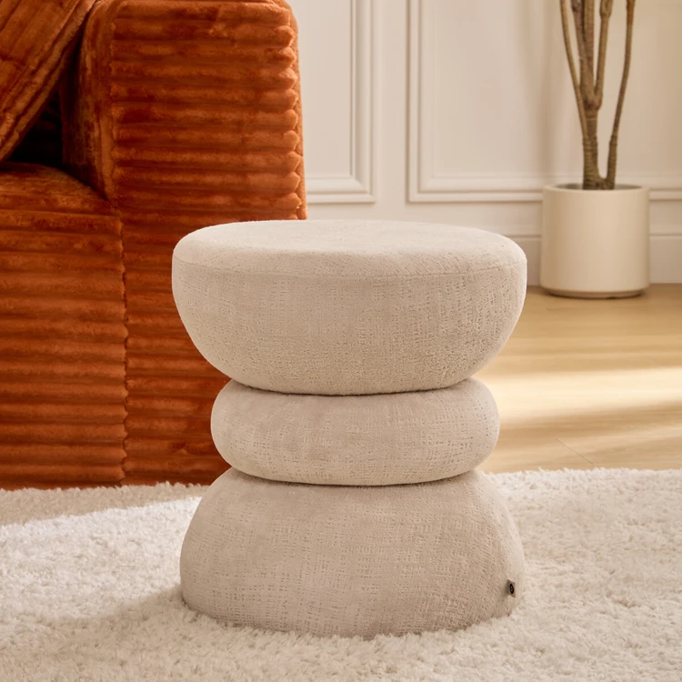 Gepolsterter Totem-Sitzhocker