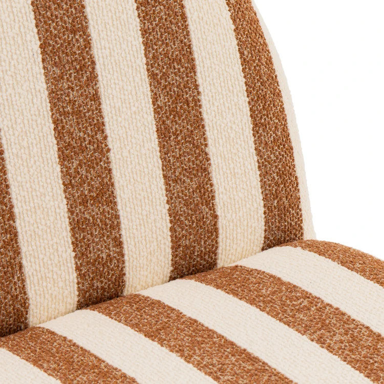 Lounge-Sessel mit gestreiftem Stoffbezug