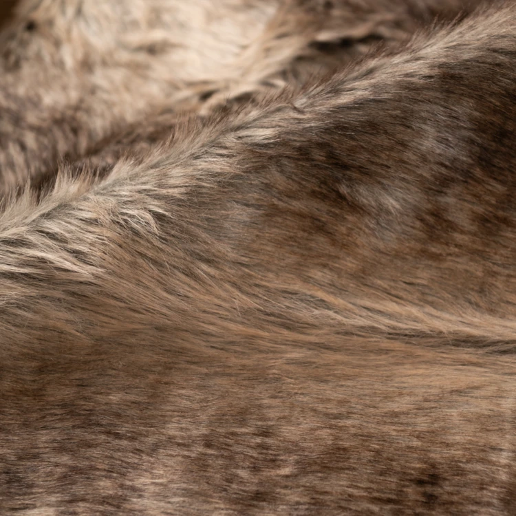 Plaid in Felloptik mit Wolfseffekt braun mit Samt gefüttert