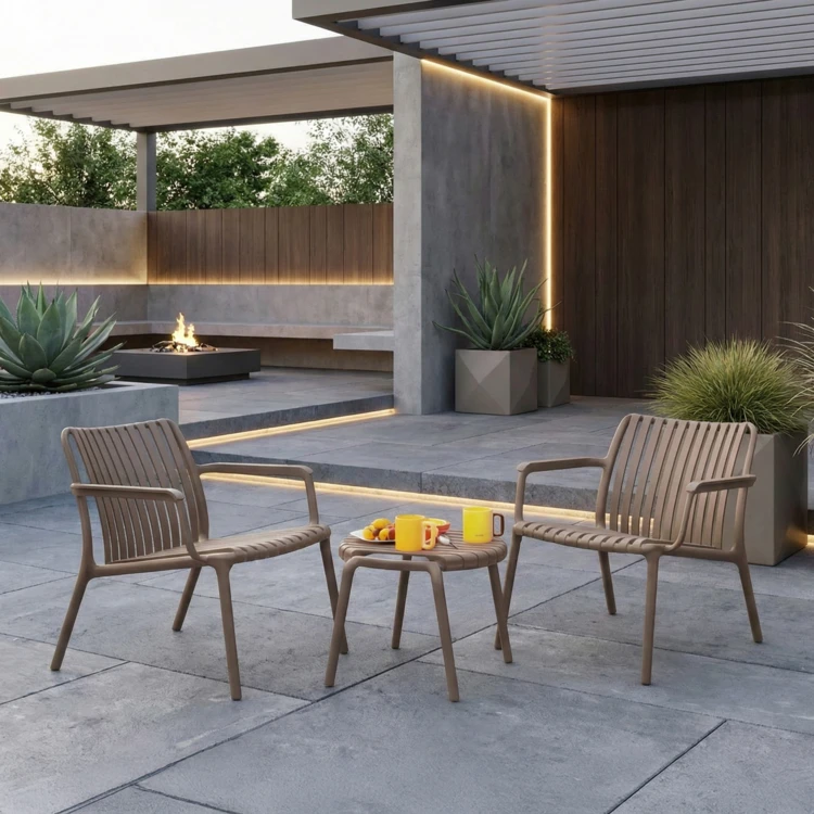 Table basse et repose-pieds de jardin