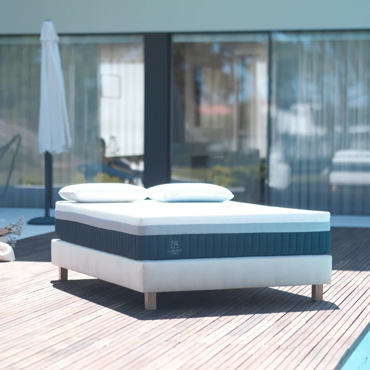 Sommier tapissier bois massif beige avec pieds