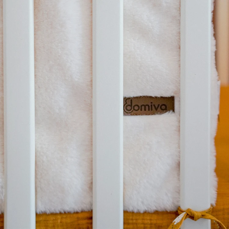 Barrera de cama acolchada de jersey jacquard con efecto de punto