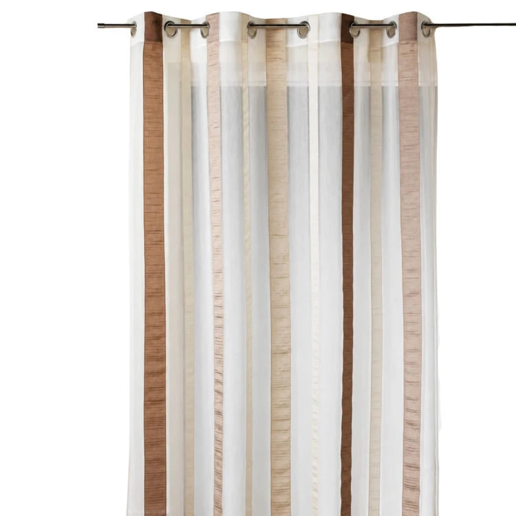 Cortina de organza con rayas verticales