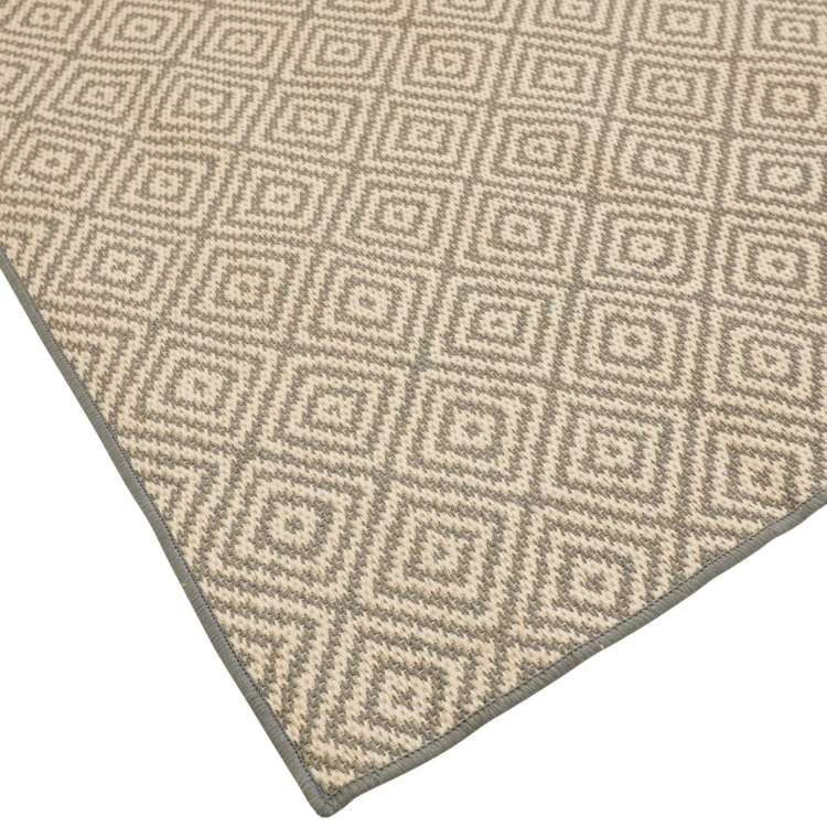 Wasserabweisender und rutschfester Outdoorteppich mit geometrischem Muster