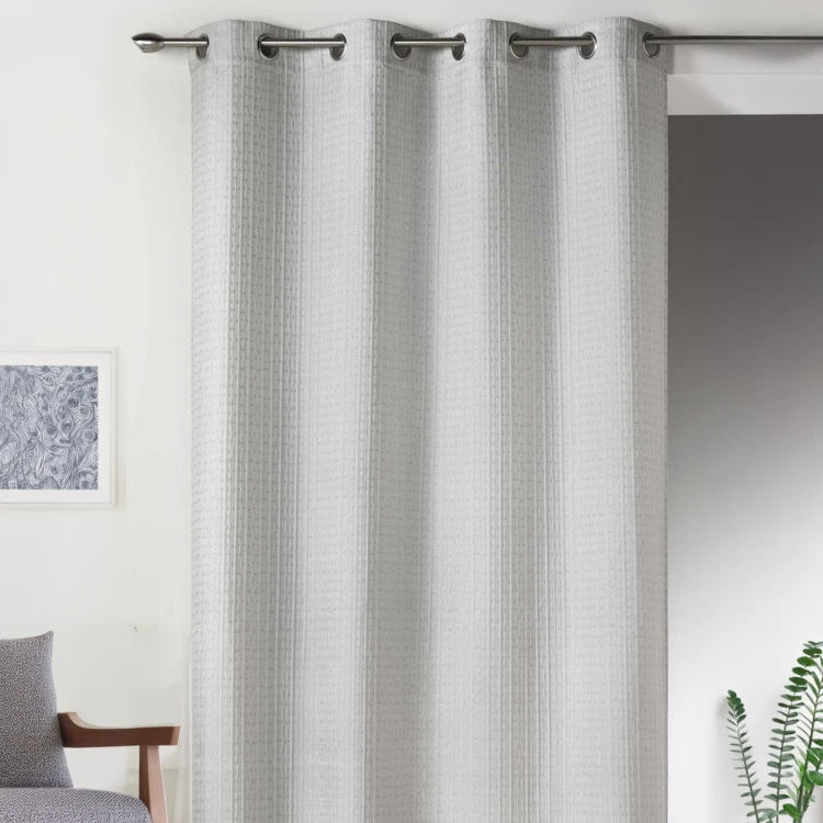 Cortina opaca em jacquard liso com relevos