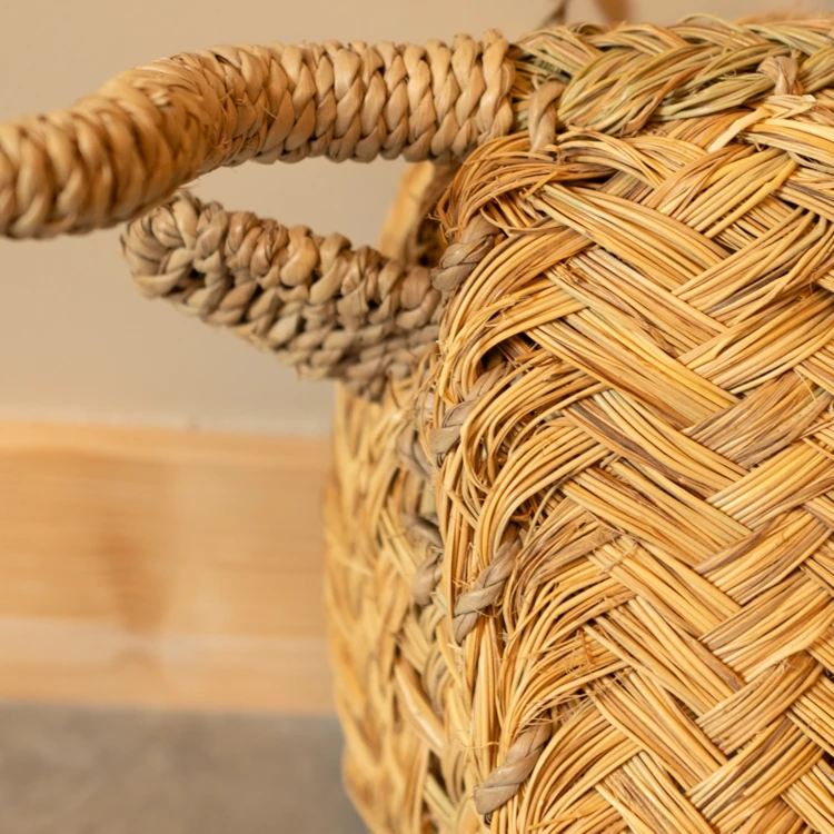 Decoração de parede com cabeça de touro em palha