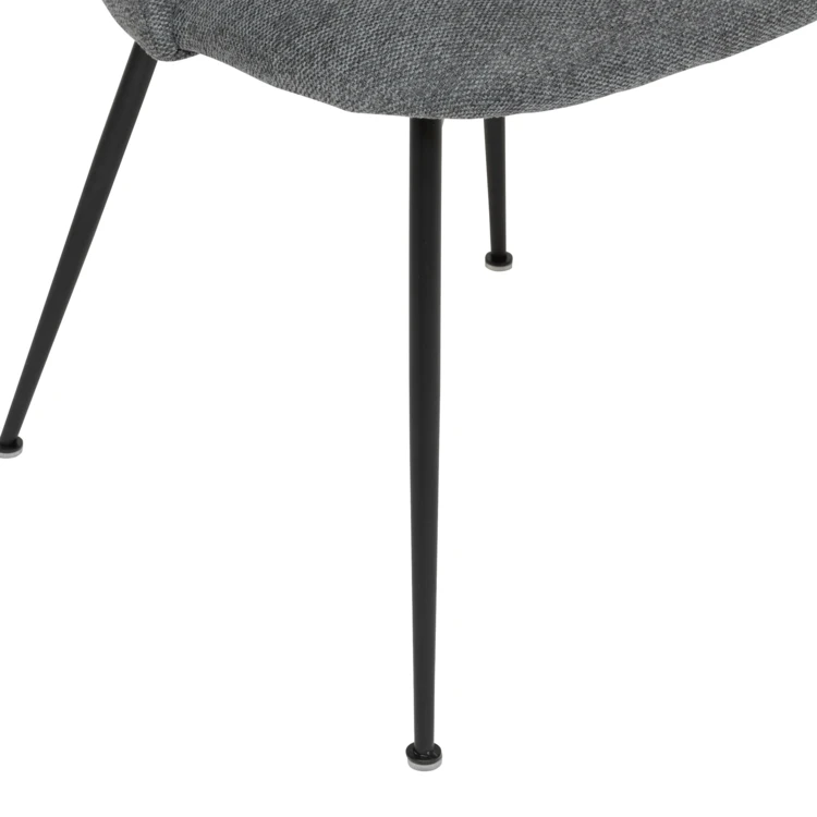 Sedia in tessuto con schienale traforato e gambe in metallo