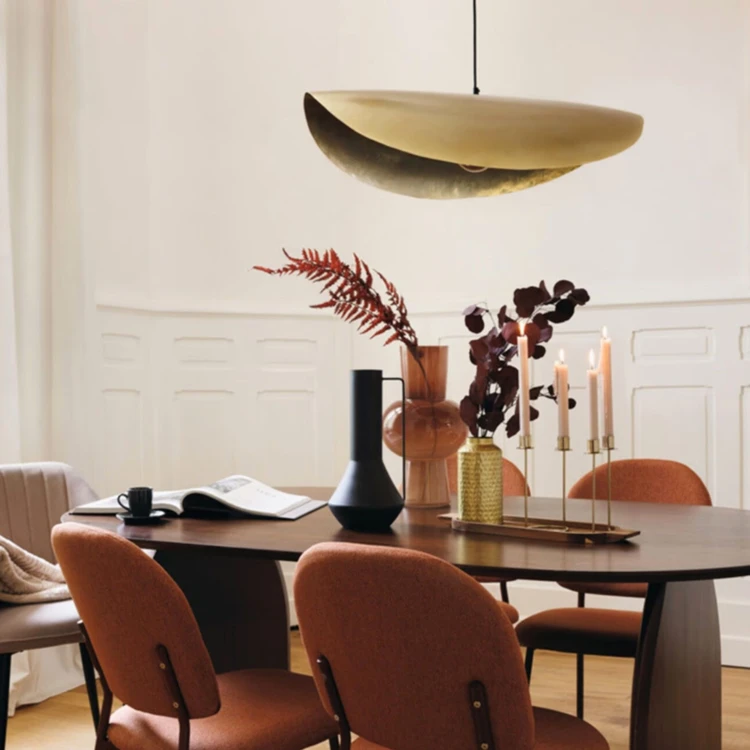 Hanglamp van gehamerd messing