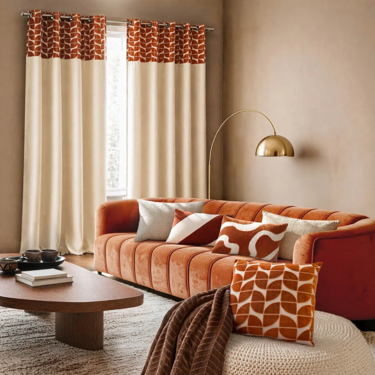 Coussin décoratif carré en velours dévoré à motif géométrique
