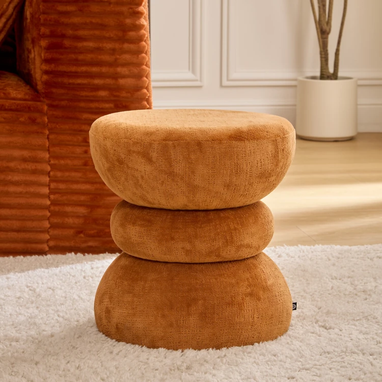 Gepolsterter Totem-Sitzhocker