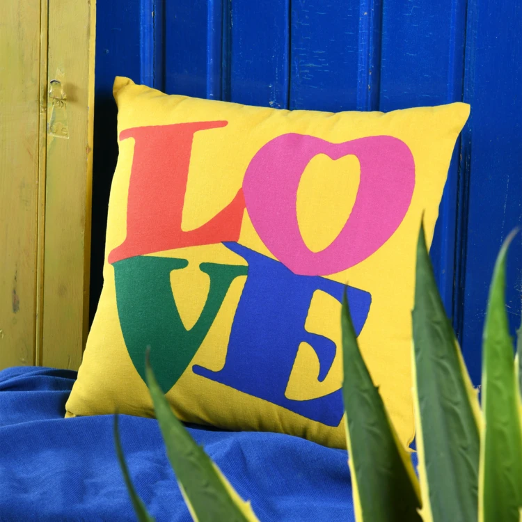 Coussin polycoton imprimé LOVE