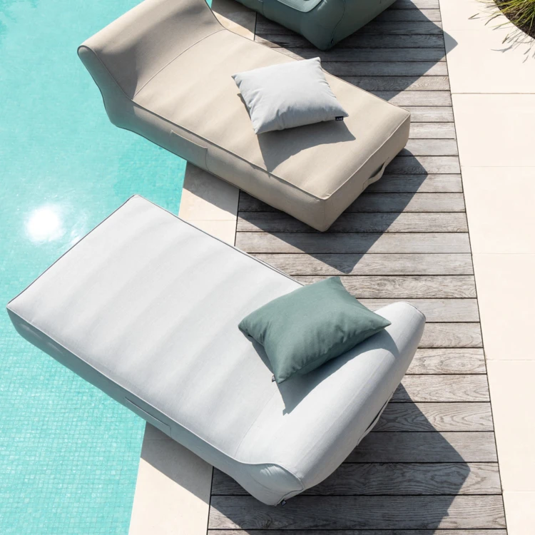 Matelas bain de soleil gonflable avec pompe