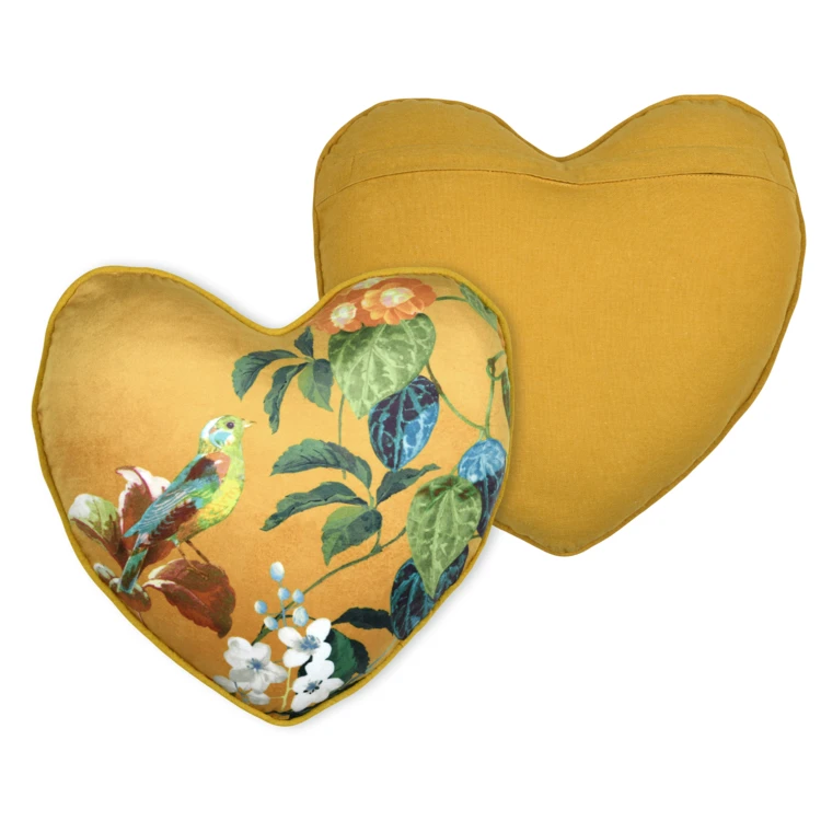 Cojín con forma de corazón y estampado vegetal