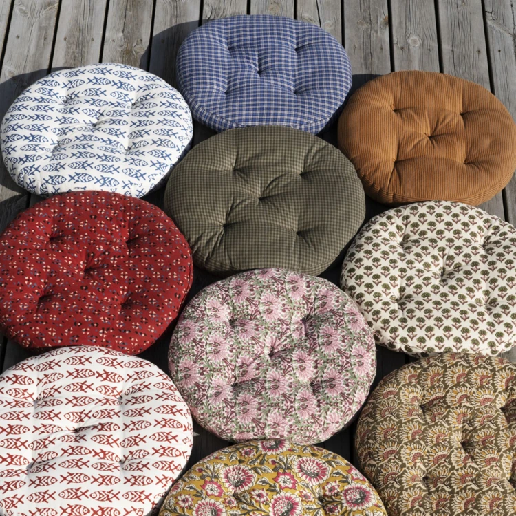 Cuscino rotondo per sedia in cotone a righe sottili