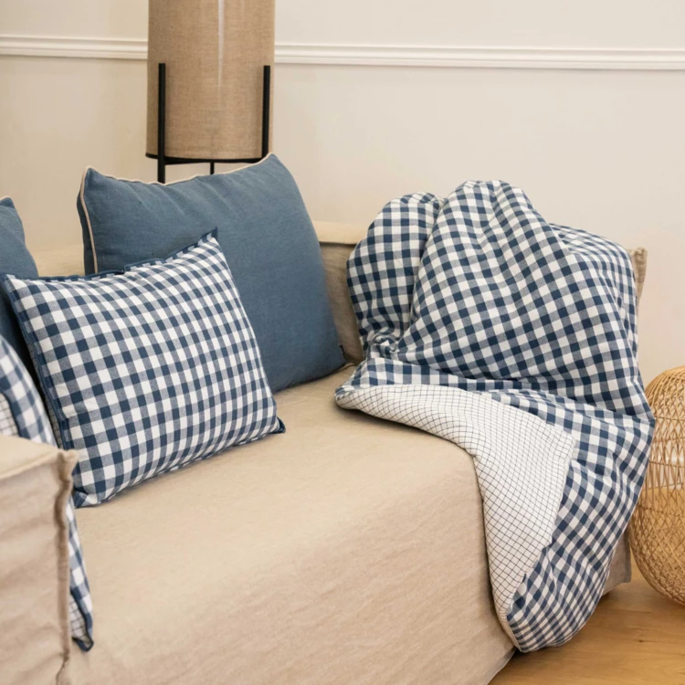 Coussin motif Vichy