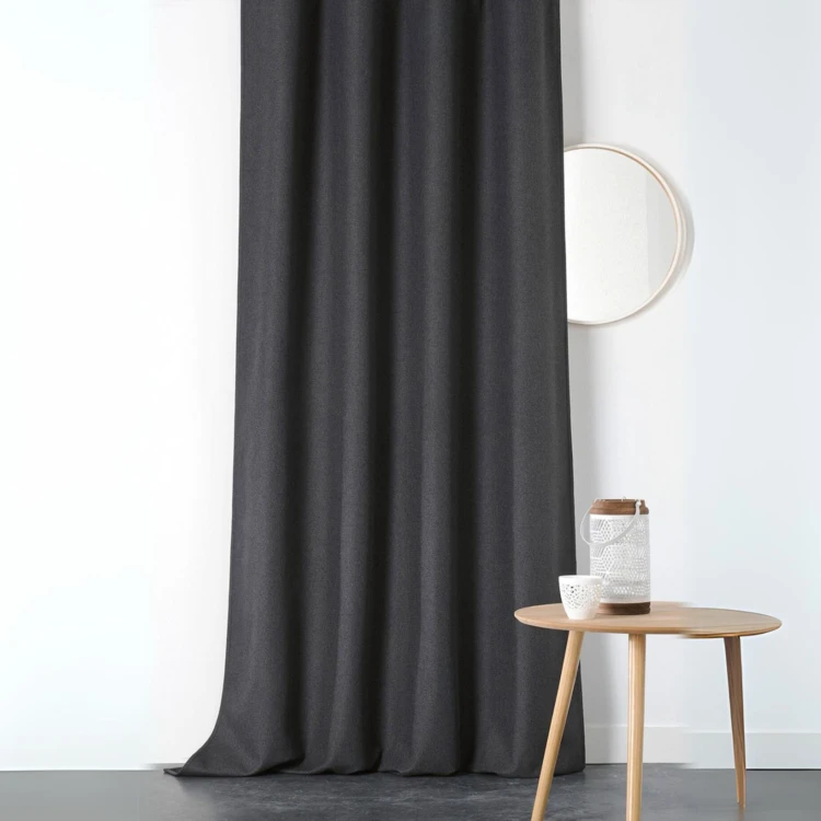 Tenda oscurante e isolante con treccia di arricchimento