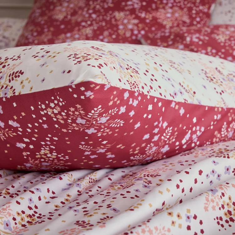 Kussensloop van 110 thread count satijn katoen met bloemmotief