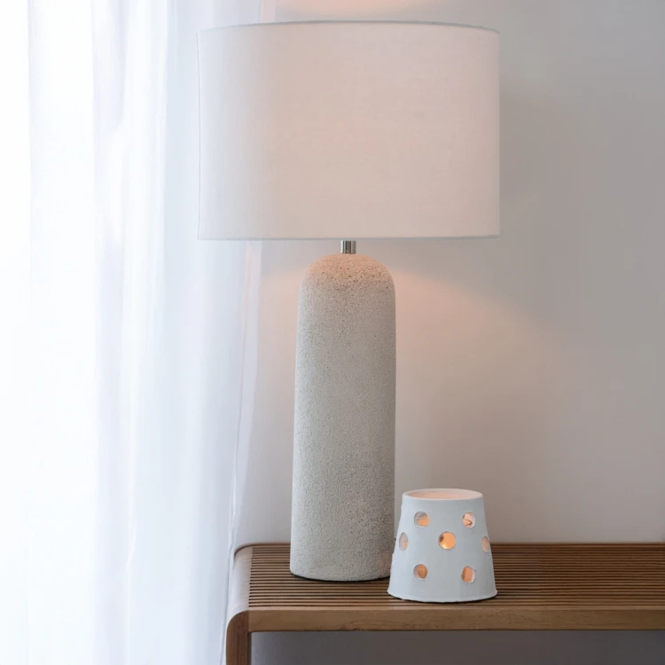 Stehlampe aus Terrakotta und Leinen