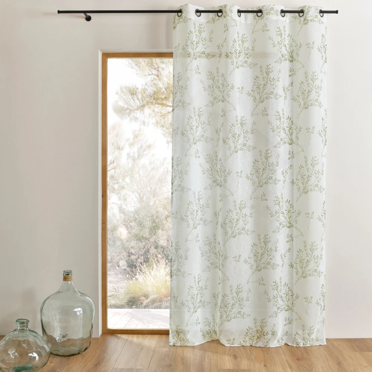 Voile estampado con ojales