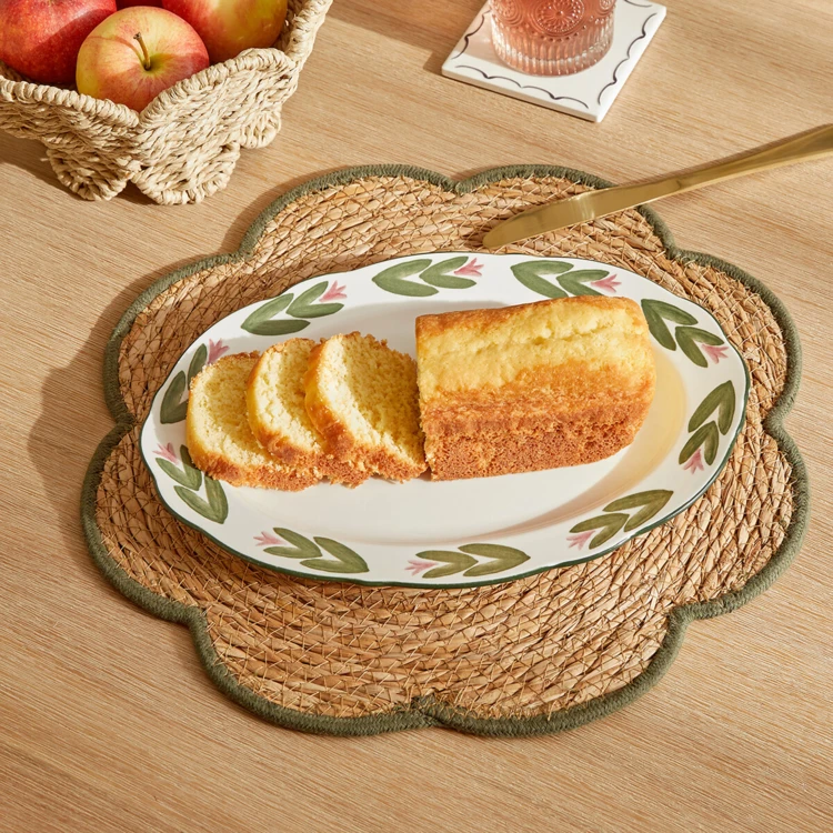 Set de table en jonc tressé à forme florale