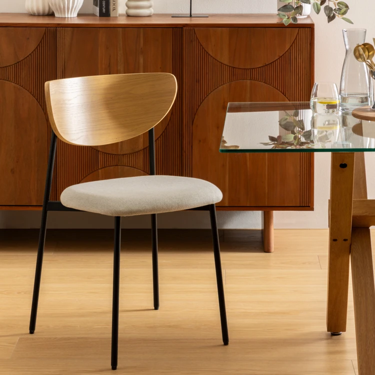 Lot de 2 chaises avec dossier bois et pieds métal