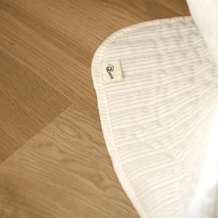 Gesteppte Tagesdecke aus Cord