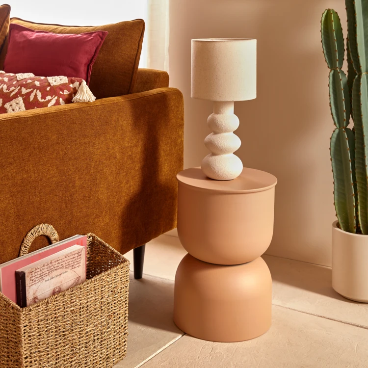 Table café en acier design totem