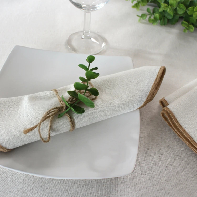 Serviette de table unie et bourdonnée