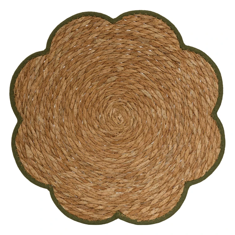 Set de table en jonc tressé à forme florale