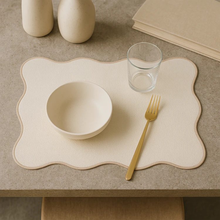 Set de table rectangulaire unis et bords ondulés