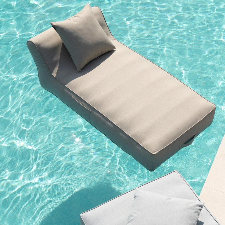 Matelas bain de soleil gonflable avec pompe