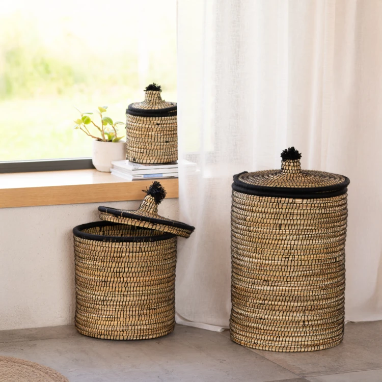 Cesto para roupa suja em fibras vegetais e lã