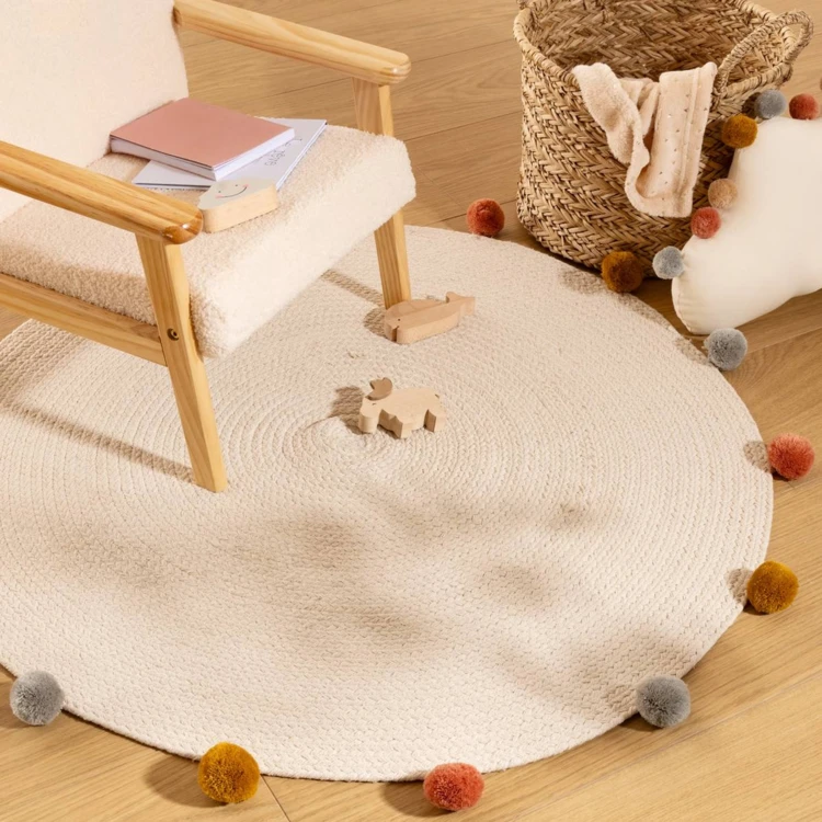 Runder Teppich aus Baumwolle mit Pompons