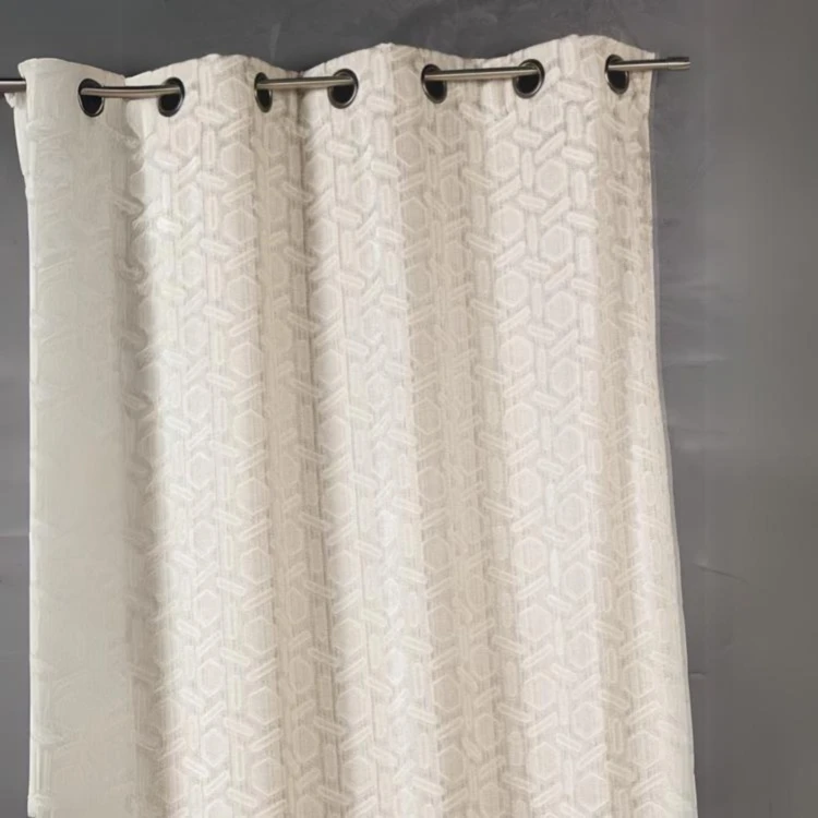 Cortina opaca de jacquard con estampado geométrico