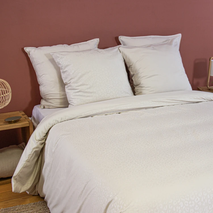 Parure de lit 3 pièces léopard microfibre housse + taies