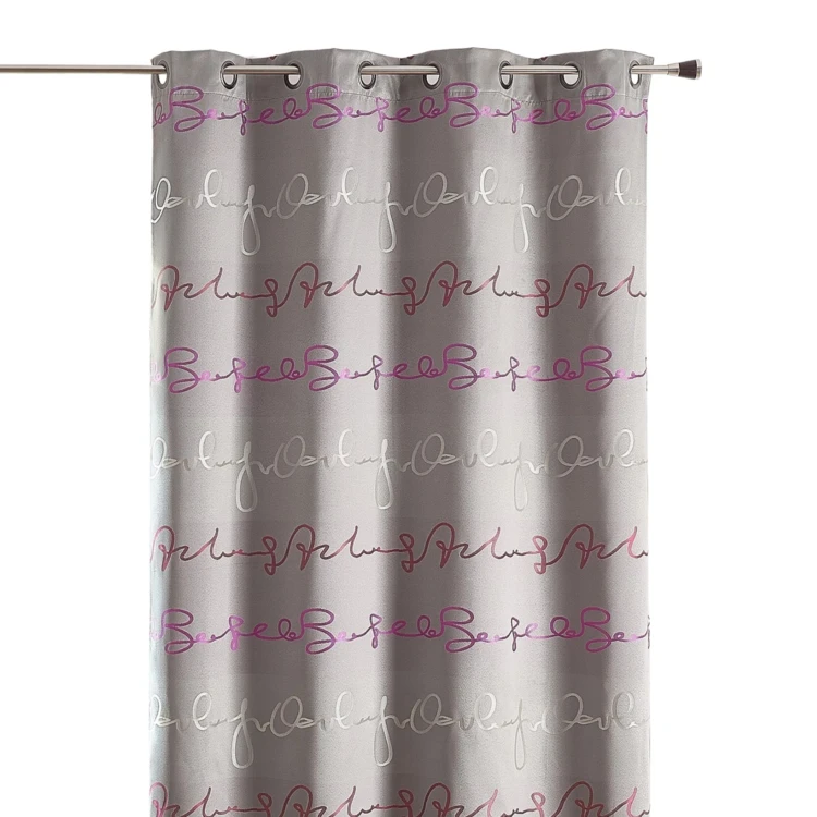 Cortina jacquard com estampados de letras