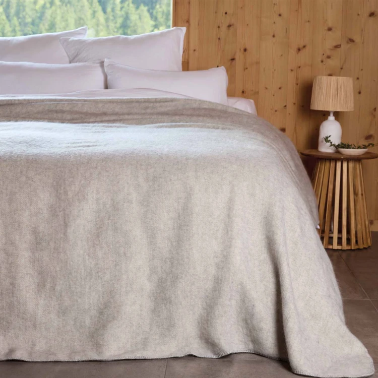 Plaid ou couverture chaude laine et mohair